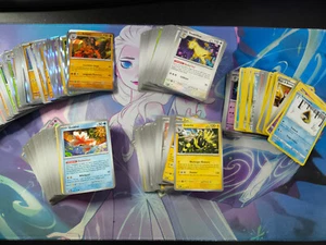 100 Pokemon Karten / alles deutsch und boosterfrisch - Bild 1 von 3