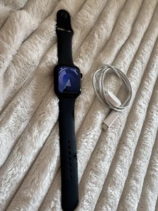 Apple Watch SE (2nd Generation) 44mm GPS Cellular Black Aluminum Smartwatch - Photo 1 sur 5