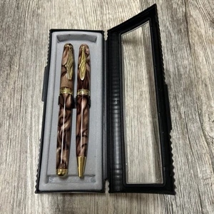 Juego de 2 bolígrafos Montefiore marrón con detalles dorados caja original. - Imagen 1 de 6