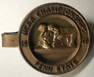 Vintage 1968 Penn State Wrestling NCAA National Championship Tournament Tie Tack - Bild 1 von 3