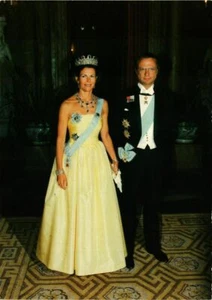 CPM AK HM Carl XVI Gustaf and HM Silvia SWEDISH ROYALTY (845451) - Picture 1 of 2