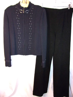 Traje Pantalón Santana Gris Colección St. John Chaqueta Palanca 4 Pantalones 2 Detalle Hebilla Foto 1 de 4