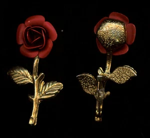 ROTE ROSE AUF BRONZIERTEM GOLDENEM STIEL ANSTECKNADEL (M590) - Bild 1 von 2