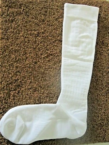 Health Mart Unisex Compression Knee Sock Medium 15-20 mmHG White Cushioned 6001 - Picture 1 of 12