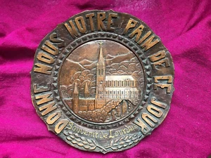 French plaster cast Lourdes souvenir plaque, Donne Nous Notre Pain De Ce Jour - Picture 1 of 6