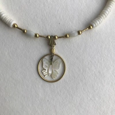 "Collar de surfista concha Heishi vintage con dije de mariposa de madreperla 18""" Foto 1 de 4