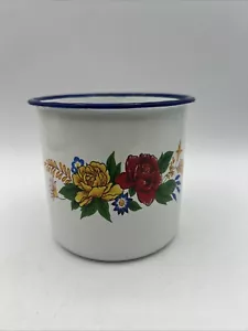 Taza vintage esmaltada floral con ribete azul - Imagen 1 de 12