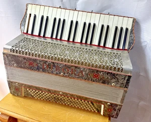 Aus Sammlungsauflösung:  Altes Akkordeon Dibora #123 - Picture 1 of 8