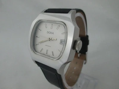 NOS NEW SWISS DATE WATER RESIST MECHANICAL HAND WINDING MEN'S DOXA WATCH 1960'S - Image 1 of 3