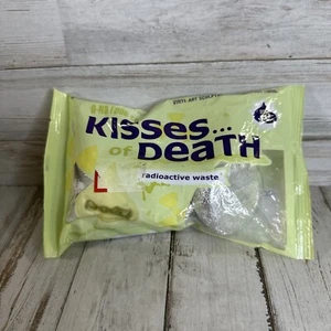 2" KISSES OF DEATH 3 PACK RADIOACTIVE WASTE VINYL FIGURES ANDREW BELL - Picture 1 of 9