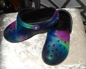CROCS UNISEX NAVY BLUE/PURPLE TYE DYE BLACK LINED CLOGS,MULES( W:4/M:2) - Picture 1 of 6