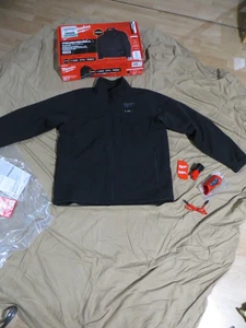 Milwaukee Jacket Sz. Large 204B-21L M12 Toughshell Men's Heated Kit Black - Picture 1 of 7