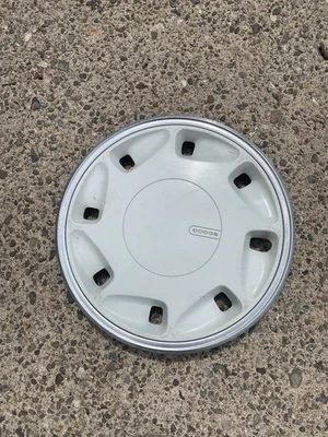 One 1988 to 1991 Dodge Spirit Shadow Daytona 14 inch hubcap wheel cover white - Image 1 of 4