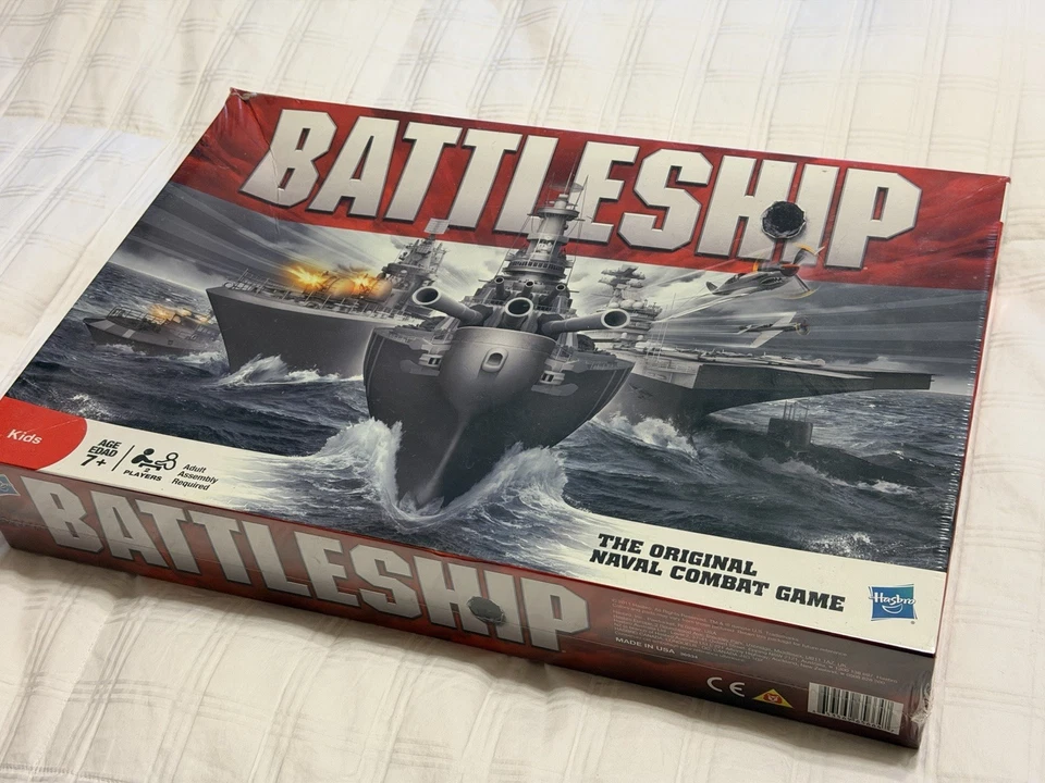 Hasbro 1998 Battleship Naval Combat Game 100 Complete EUC