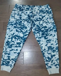 Pantalones de chándal Under Armour Rival polar azul camuflaje 1382293-781 para hombre talla 4XL NUEVOS CON ETIQUETAS - Imagen 1 de 5