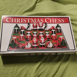 Rare Christmas Chess Set - Big League Promotions Santa Novelty 2001 Complete - Picture 1 of 8