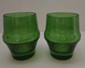 Juego de 2 vasos bajos en forma de botella verde Amaro Montenegro de colección raros - Imagen 1 de 7