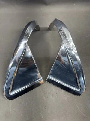 Ford Fairlane 1962 guardabarros delantero esquina ceja moldura faros capó extendido Foto 1 de 4