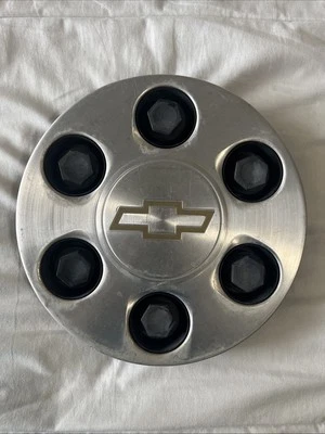 Оригинальный центральный колпак ступицы колеса Chevrolet Tahoe Silverado 1500 Suburban - Изображение 1 из 2