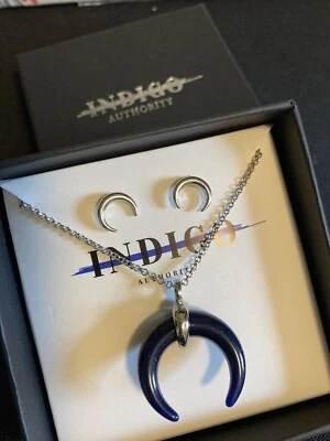 Conjunto de Colar e Brincos Longos de Chifre Crescente INDIGO AUTHORITY - Imagem 1 de 2