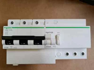 C120N 3P C 100A 300mA-AC SCHNEIDER A9N18367 , A9N18567 DISJ DIFFERENTIEL C120 - Imagen 1 de 3