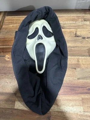 Ghostface Scream Mask Easter Unlimited HN Inc (C) Glows In The Dark Fun World - Image 1 of 4
