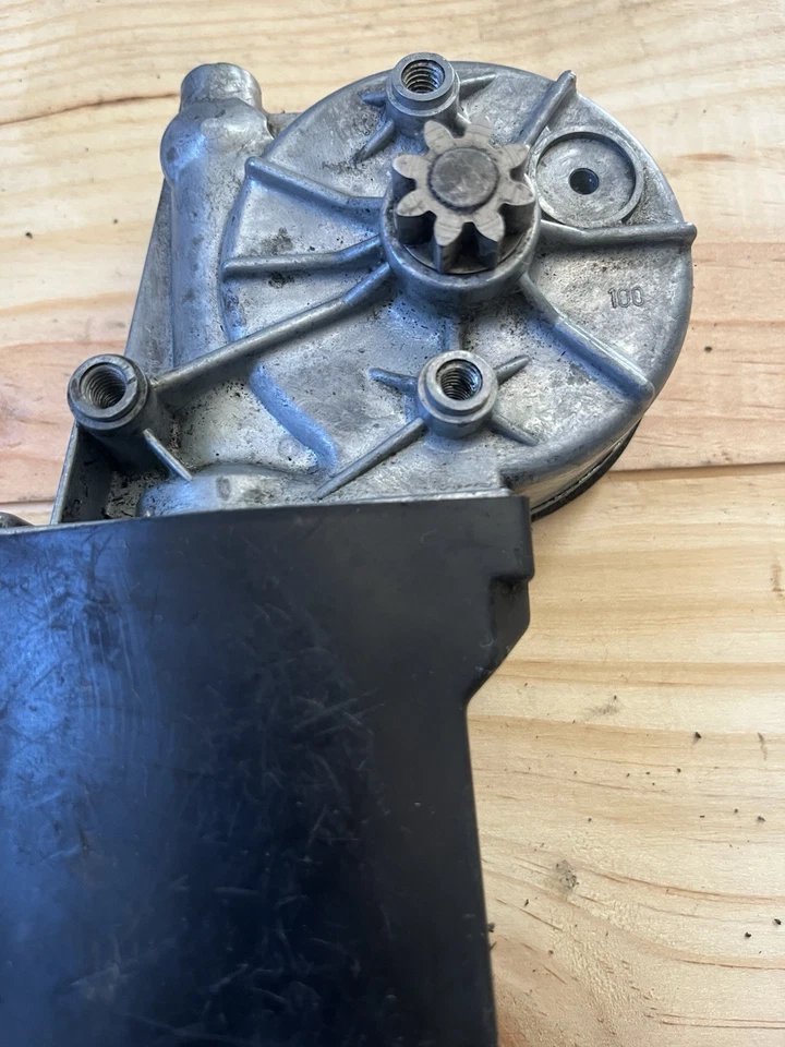 Motor Mercedes W116 Bosch Brose Coburg 12V L.H 0130820076 68023326 OEM probado Foto 1 de 4