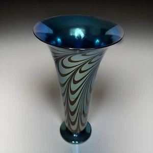 Rick Strini Blue Luster &Purple Iridescent Hand Blown Pulled Art Glass Vase 1998 - Picture 1 of 24