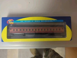Athearn 7864 Southern Pacific Daylight Heavyweight Passenger Round Roof Coach - Picture 1 of 2