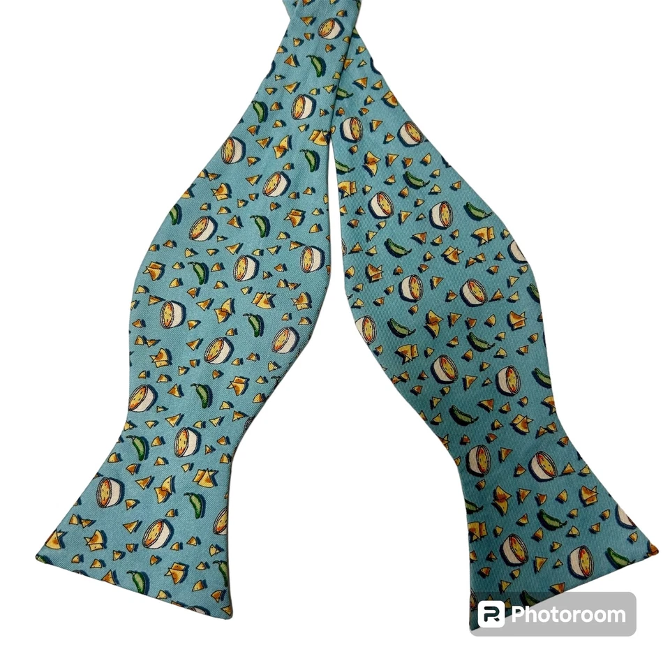 Gravata borboleta de seda azul comida mexicana garçom CHIPS & QUESO servidor restaurante gravata borboleta - Imagem 1 de 4