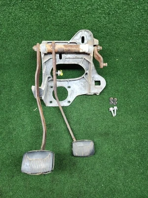 Ford F150 V8 1997-2003 embrague + montaje de pedal de freno 1997 pedales manuales OEM  Foto 1 de 4