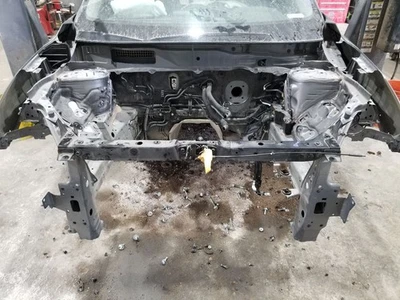 23 2023 NISSAN ROGUE SV 1.5L JAPAN BUILT RADIATOR CORE SUPPORT TIE BAR AND APRON Foto 1 de 4