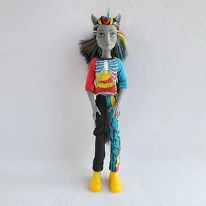 Monster High NEIGHTHAN ROJO Muñeca Freaky Fusion G1 híbrido unicornio y zombi - Imagen 1 de 9