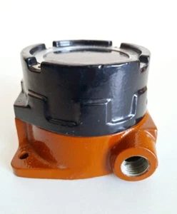 Moore Industries ACX/0-150VAC/4-20MA/12-42DC (2LS) Pressure Transmitter - Picture 1 of 6