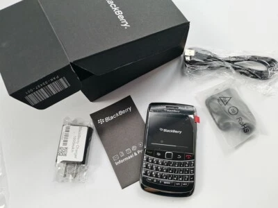 BlackBerry Bold 9780 - 512 MB - 3G  5MP microSDHC GPS Black/White  (Unlocked) - Image 1 of 4