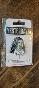 2021 SDCC EXCLUSIVE YESTERDAYS WANDAVISION WINKING AGATHA BLACK & WHITE PIN /200 - Picture 1 of 1