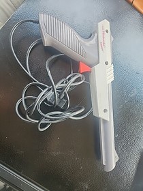 Vintage 1985 Nintendo NES Zapper Duck Hunt Gun Authentic NES-005