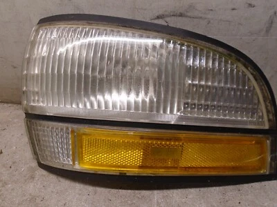 Luz de esquina izquierda Lesabre 1991-1996 Buick Park Avenue 92-96 Foto 1 de 4