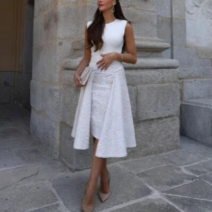 Falda con pedreria y sobrecapa- Zara Atelier. Talla M. - Imagen 1 de 7