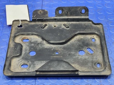 07-14 Chevy Tahoe GMC Yukon Bandeja de batería lado izquierdo del conductor OEM 25826079 Foto 1 de 4