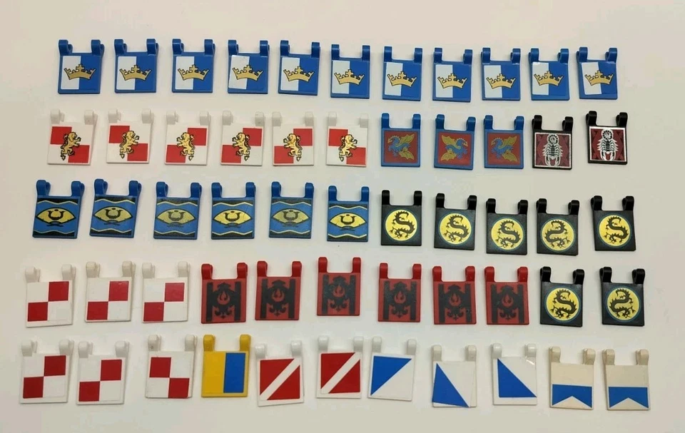 LEGO Lote a granel de 55 banderas 2x2 2335 Kingdom Ninjago City Foto 1 de 1