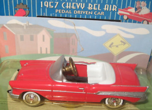 Vintage RED 1957 CHEVY BEL AIR CONVERTIBLE Die cast Pedal Car 1997 GEARBOX TOYS