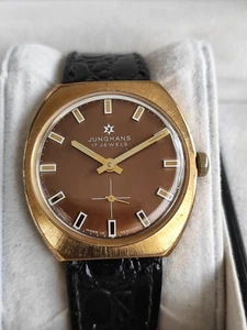 Orologio Vintage Junghans 17 Jewels Quadrante Marrone Anni 70 Tedesco Carica Manuale Placcato Oro - Foto 1 di 8
