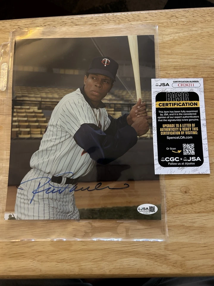 Rod Carew Autographed 8x10 Photo Minnesota Twins JSA COA - CH28211 - Image 1 of 1