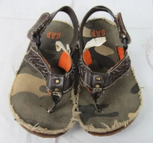 GAP Kid's Camo Sandals Size 8 - Imagen 1 de 7
