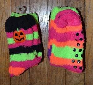 2 Pack Girls Knee High socks or Cozy Slipper Socks Cute Skulls, Halloween Kids - Picture 1 of 11