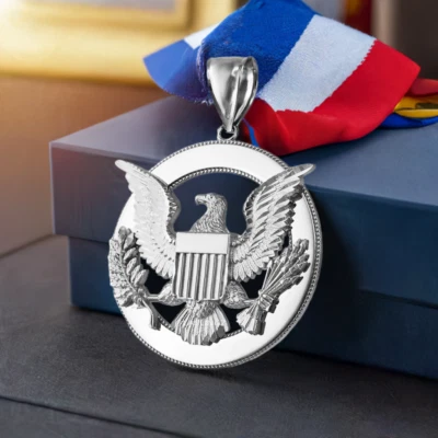 Pingente de medalha de prata esterlina selo de águia presidencial americana dos EUA - Imagem 1 de 4