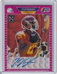 2021 Leaf Pro Set Metallo Football Tyler Vaughns RC Auto Rosa Onda/30 - Foto 1 di 2