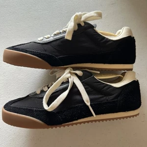 Scarpe Zara donna 38 sneakers nere stringate comode punta tonda basse casual - Foto 1 di 8