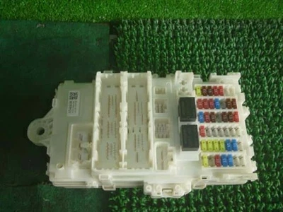 HONDA Fit 2014 DAA-GP6 Fuse Box 38200T5AZ11 [Used] [PA116049516] - Image 1 of 4